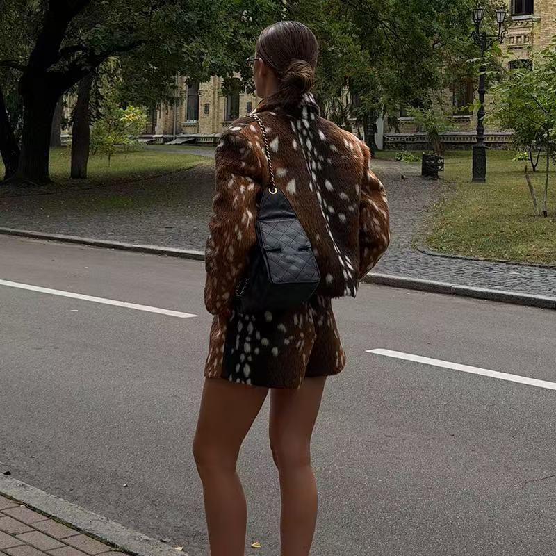 BambiJacke mit Kragen, Rückansicht